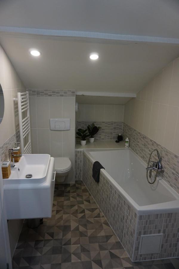 Appart Cosy 4 Personnes Avec Terrasse La Roche-sur-Yon Exterior photo