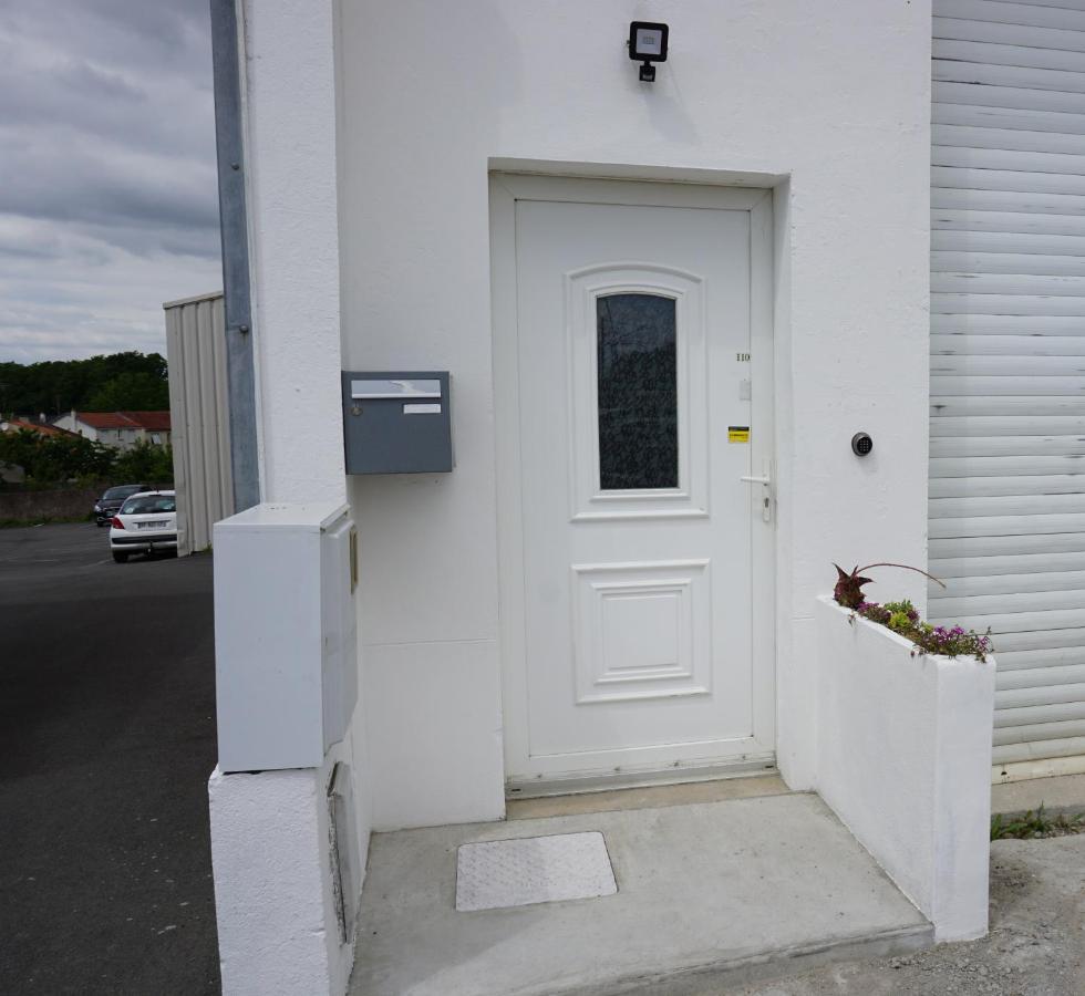 Appart Cosy 4 Personnes Avec Terrasse La Roche-sur-Yon Exterior photo